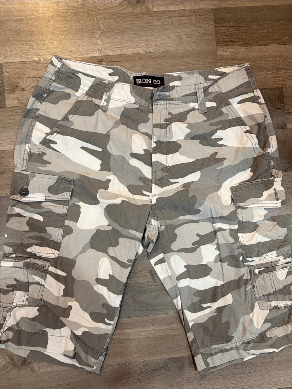 Iron Co. Men's Tan & White Camo Cargo Shorts